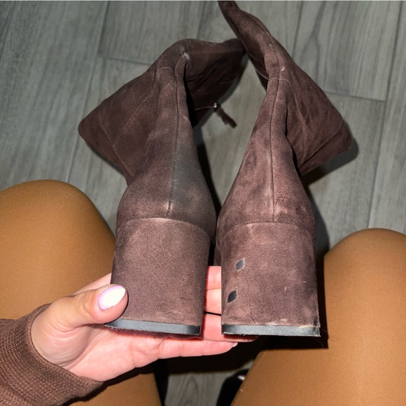 Neil J Rodgers | LAURA FITTED KNEE BOOT IN BROWN SUEDE SIZE: 11 - Picture 3 of 5